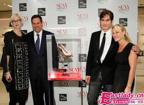 年度最性感高跟鞋出炉 裸色半透明水晶设计尽显女人味