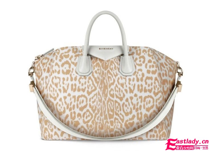 Givenchy推2011新春手袋 新材质带来新感觉