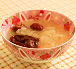 补气养血的食物 红枣木耳羹补气养血养容颜