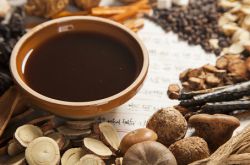 煎煮中药的方法 中药不宜用沸水泡