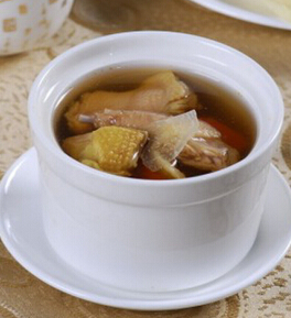 怀孕期间吃什么好 天麻炖鸽子补肝益肾