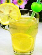 蜂蜜柠檬水的做法 干柠檬片怎么泡水