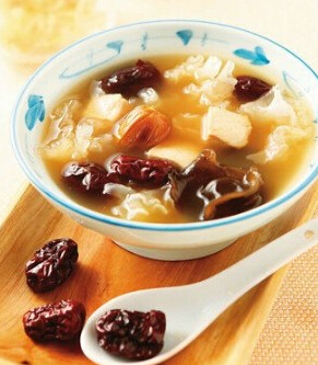 红栆的功效与作用 治中老年人脾胃虚弱