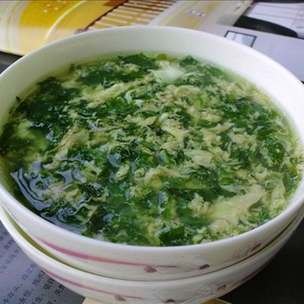 如何治疗胃疼 艾叶炒鸡蛋对胃痛有治疗效果