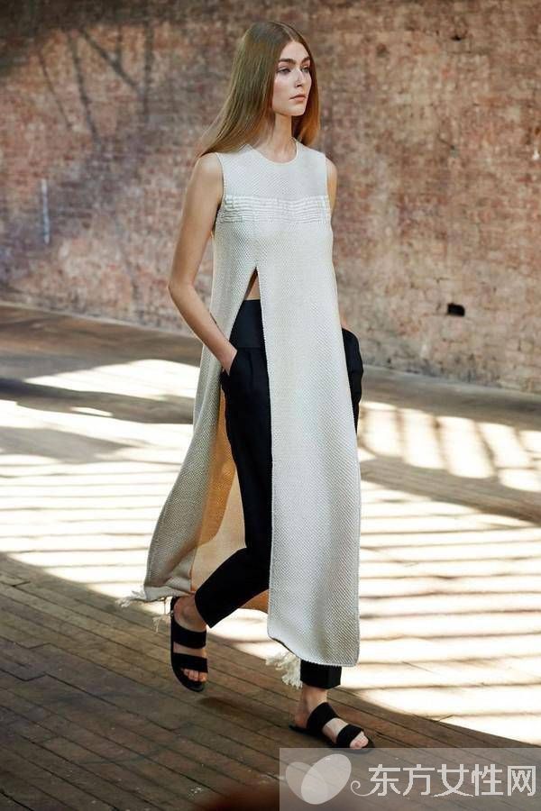 开衩裤更时髦 绝对个性穿搭的秘密武器
