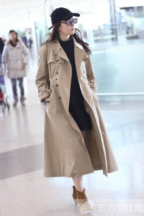 卡其色风衣3月来“叫春” 刘亦菲敞开穿气场足