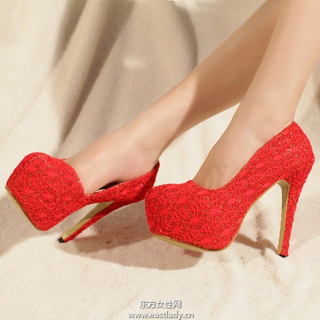 最新款女性单鞋体验低调的时尚