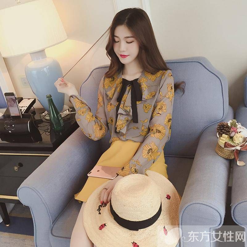 A字裙既显瘦又甜美 搭配时尚轻盈的雪纺衫超赞