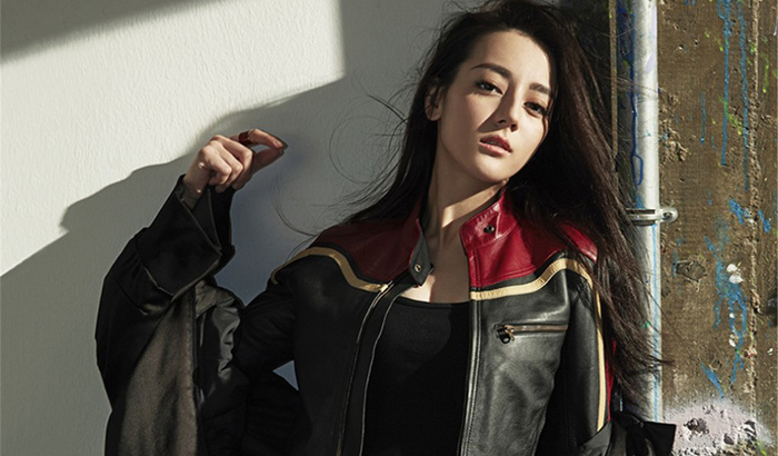 迪丽热巴杂志封面曝光 酷美有范攻气十足