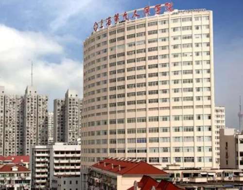 丁伟九院做下巴怎么样？在哪里坐诊？假体垫下巴案例