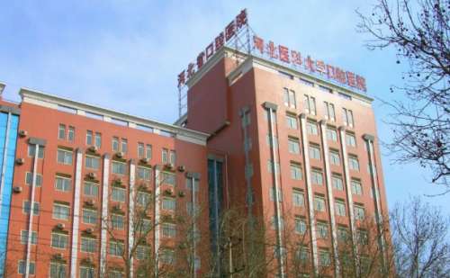 河北医科大学口腔医院任嘉宝牙齿不齐矫正费用明细?技术测评&案例欣赏
