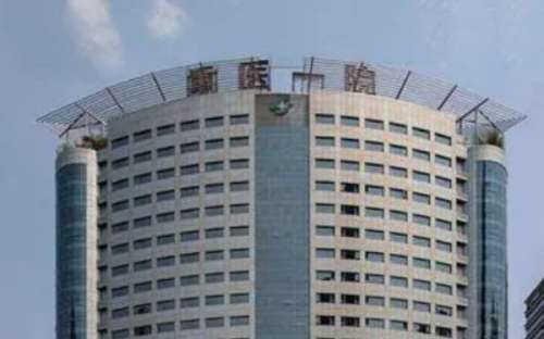 重庆医科大学附属第一医院王朝奎v脸整形技术怎么样?报价多少?经验案例