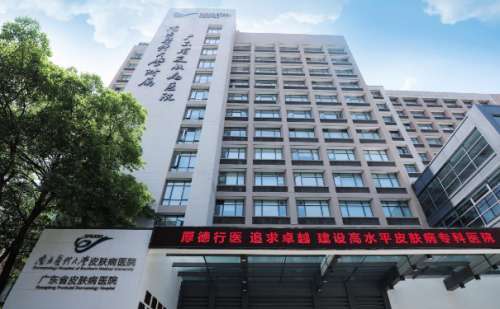 南方医科大学皮肤病医院胡刚抽脂心动案例&技术怎么样?