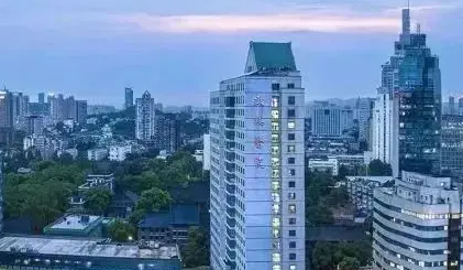 南京玻尿酸打太阳穴靠谱吗？鼓楼医院、省人民、中大医院，填充凹陷用几支？