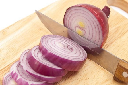 腰间盘突出的症状有哪些症状？这五个症状长期拖延或致瘫痪