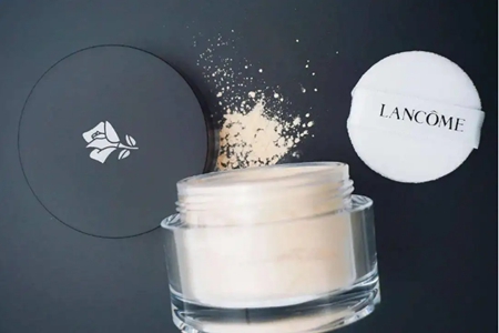 如何自然放大双眼 眼线液笔是首选