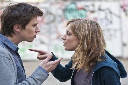 无法接受前男友用我做他和前任女友破镜重圆的踏脚石