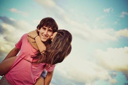 汉子愿意跟长相一般，但人迥殊好的女生恋爱吗？