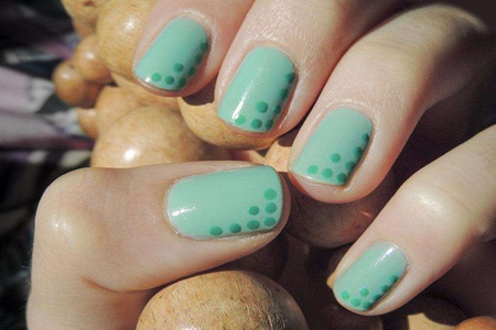 青草嫩绿美甲教程，让女孩指甲充满春天活力