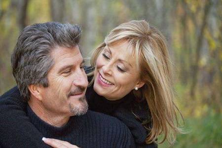 中年夫妻若贫乏沟通和谅解，毕竟会走上离婚之路