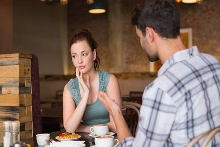 由于彩礼问题，双方怙恃闹得不兴奋，男朋友说我家是在卖女儿