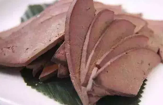 癌症的“罪魁祸首”找到了，医生提醒：4种食物再馋也别碰