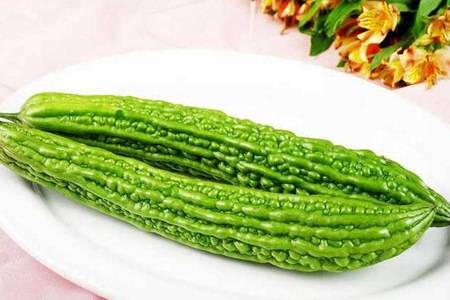 苦瓜有什么功效与作用 新鲜苦瓜可以降血脂减肥吗