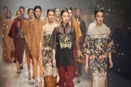 香云纱有哪几种面料 桑蚕丝绸缎香云纱哪种真丝面料最好