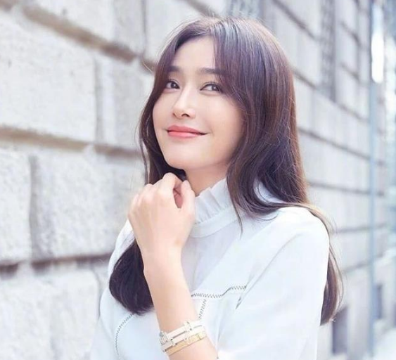 圆脸女生一定要试！5款发型让肉肉脸秒变好看V型小脸