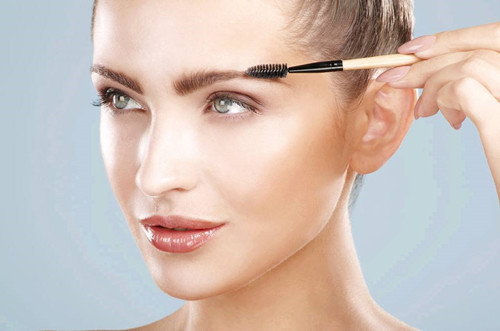 油性皮肤的夏季化妆指南，拯救大油田